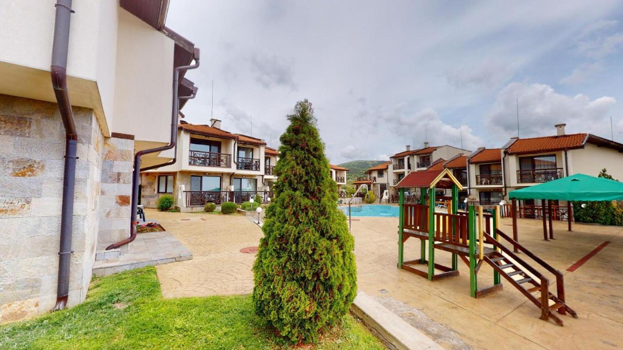 Imperial Heights Villas Солнечный берег Экстерьер фото