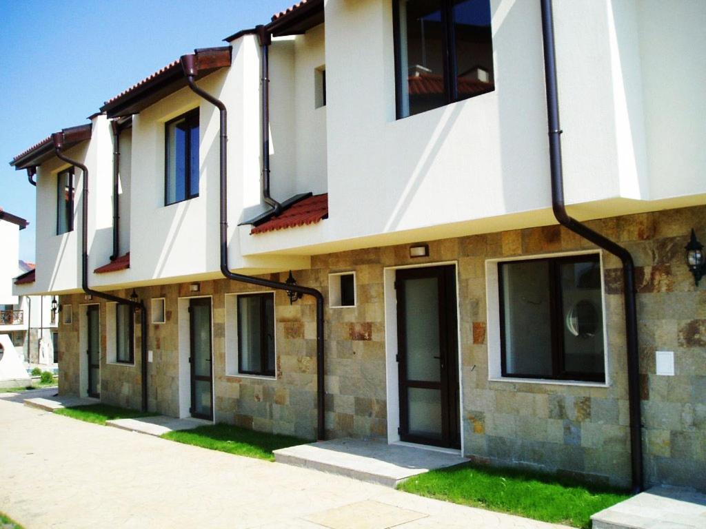 Imperial Heights Villas Солнечный берег Экстерьер фото