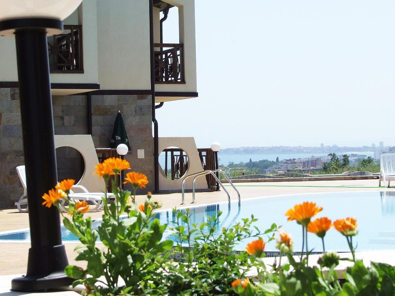 Imperial Heights Villas Солнечный берег Экстерьер фото